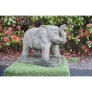 Statue jardin éléphant en roche volcanique 60 cm