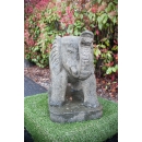 Statue jardin éléphant en roche volcanique 60 cm