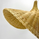 suspension en rotin forme chapeau