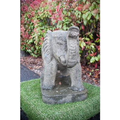 Statue jardin éléphant en roche volcanique 60 cm