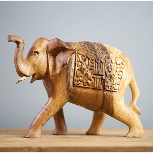 Eléphant sculpté en bois de Suar 18x12 
