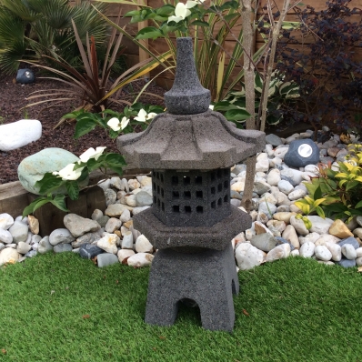 Lanterne japonaise en pierre de lave 55 cm Tokyo