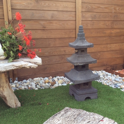 Lanterne japonaise en pierre de lave 80 cm Anjõ