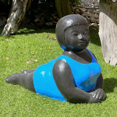 Statue contemporaine position yoga