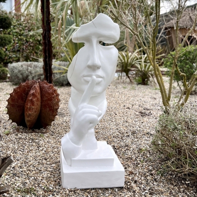 Statue déstructurée visage moderne