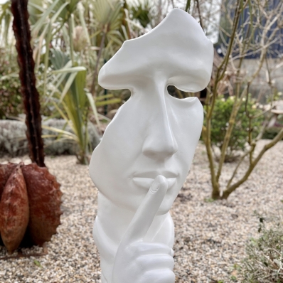 Statue déstructurée visage moderne