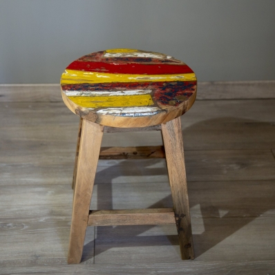 Tabouret-en-bois-de-bateau-teck-recycle-colore-containers-du-monde-33380