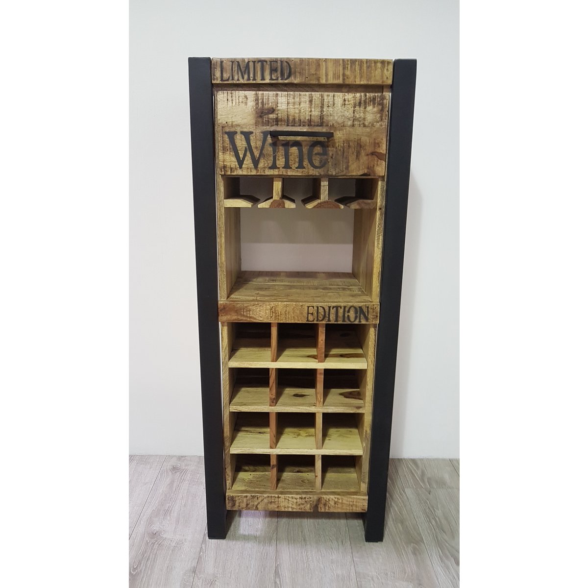 Sublime Vinothèque Lico Dutchbone Armoire à Vin Rangement Bouteilles Rampe  Verres en Bois et Fer 50x50x109cm - L'Héritier du Temps