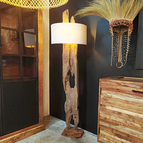 Lampe bois naturel style bois flotté, racine de teck et abat-jour écru