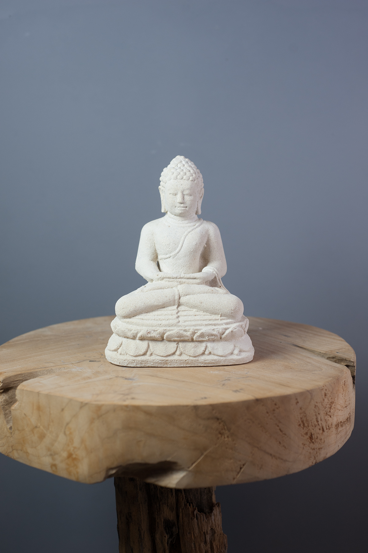 Statuette Bouddha Dhyana mudra 20cm en ciment blanc