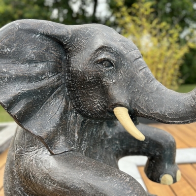 Déco jardin éléphant assis