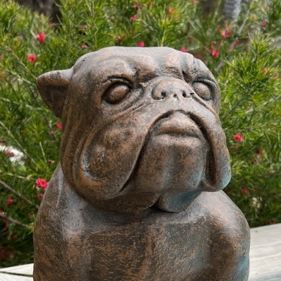 Statue chien Bouledogue marron