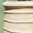 Jarre avec cercles en relief