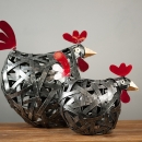 Poule panière en métal tressé