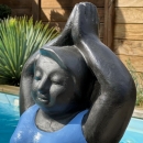 Statue femme plantureuse yoga