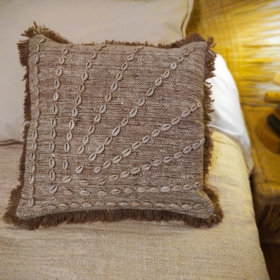 Coussin frange et coquillages